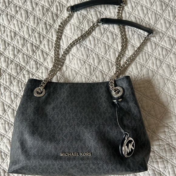 Michael Kors Shoulder Bag - Picture 2 of 9